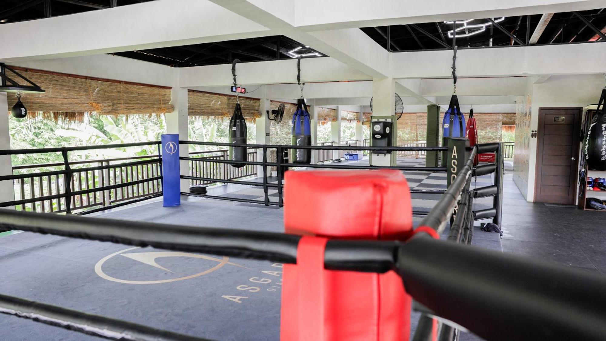 Asgard Resort & Mma Gym General Luna  Exterior foto